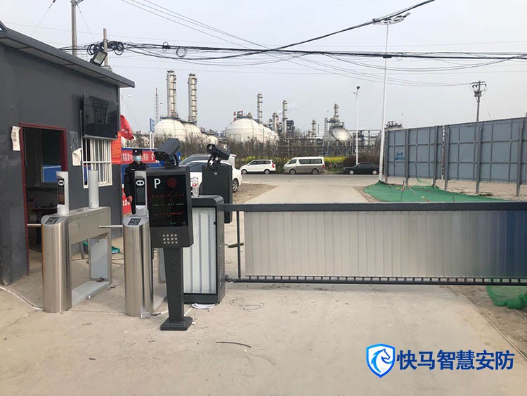 六安工地闸机安装完成